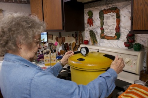 Grandma sealing pressure cooker